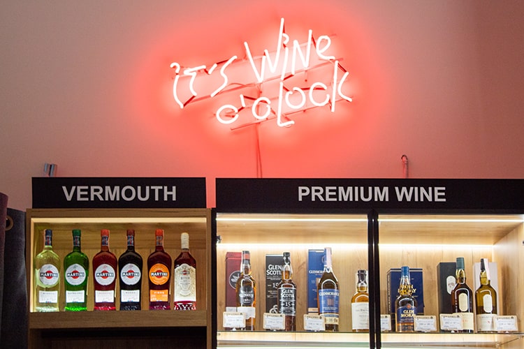"Wine & Spirits"